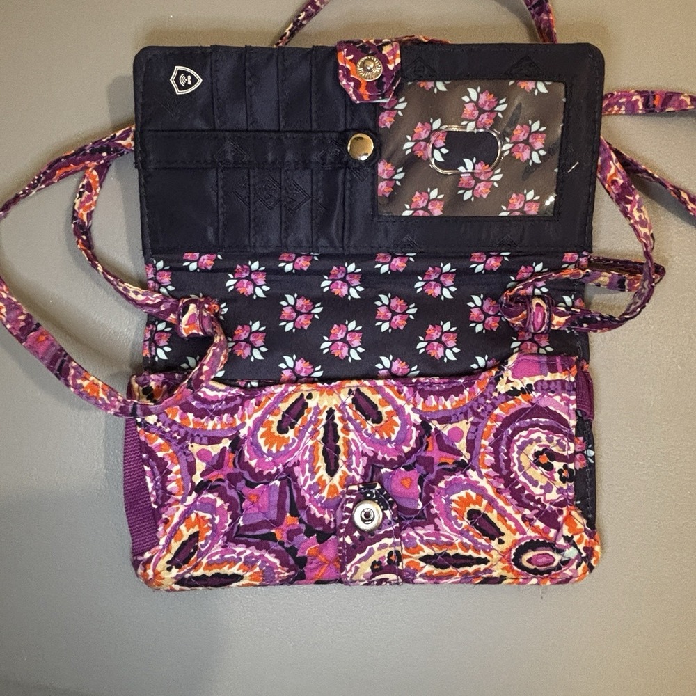Vera Bradley Dream Tapestry Riley Crossbody Wallet Purse Quilted Floral Paisley‎